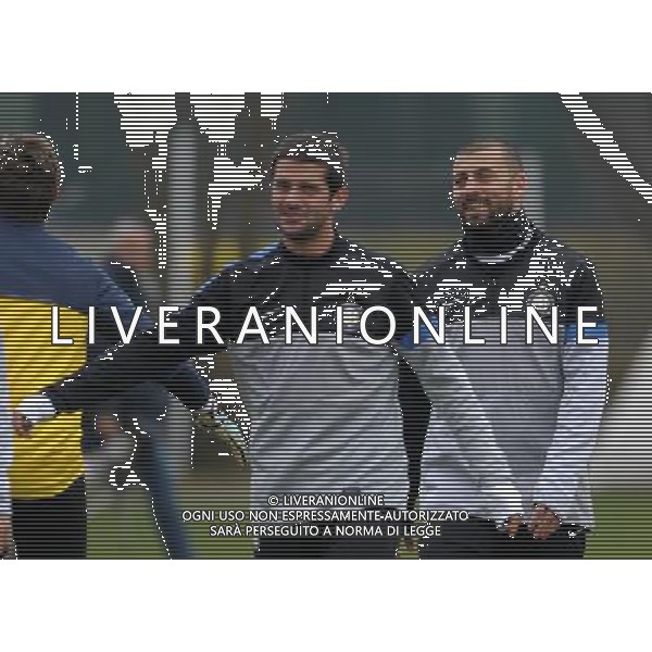 APPIANO GENTILE (CO) 13/3/2013 ALLENAMENTO DELL\' INTER PER LA PARTITA DI EUROPA LEAGUE CONTRO IL TOTTENHAM NELLA FOTO CHRISTIAN CHIVU E WALTER SAMUEL FOTO ROMANO/AG ALDO LIVERANI