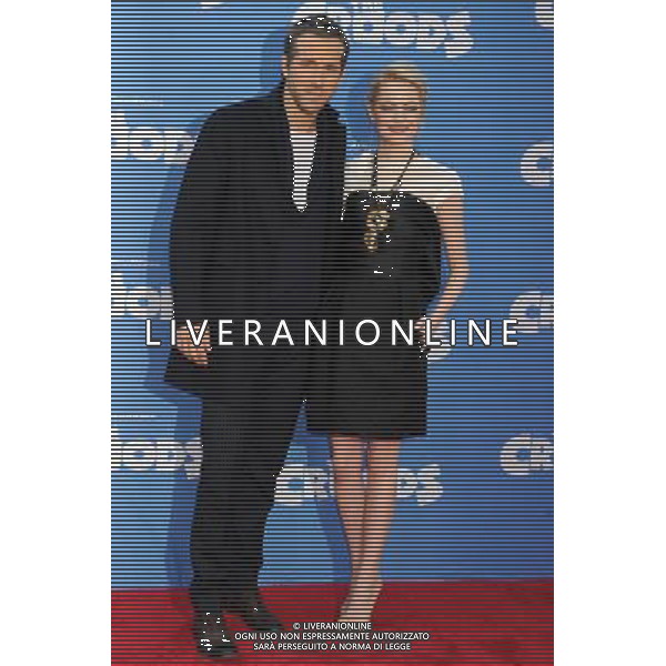 Ryan Reynolds and Emma Stone attends \'The Croods\' premiere at AMC Loews Lincoln Square 13 theater on March 10, 2013 in New York City FOT: FUTURE IMAGE/NEWSPIX.PL GERMANY OUT!!! --- Newspix.pl /AGENZIA ALDO LIVERANI SAS/ITALY ONLY - EDITORIAL USE ONLY *** Local Caption *** www.newspix.pl mail us: info@newspix.pl call us: 0048 022 23 22 222 --- Polish Picture Agency by Ringier Axel Springer Poland