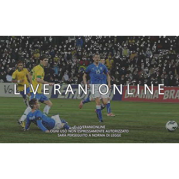 Gara Amichevole Ginevra (Svizzera) - 21.03.2013 Italia-Brasile Nella Foto:oscar gol /Ph.Vitez-Ag. Aldo Liverani