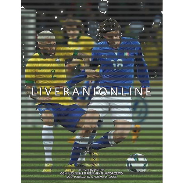 Gara Amichevole Ginevra (Svizzera) - 21.03.2013 Italia-Brasile Nella Foto:montolivo daniel alves /Ph.Vitez-Ag. Aldo Liverani