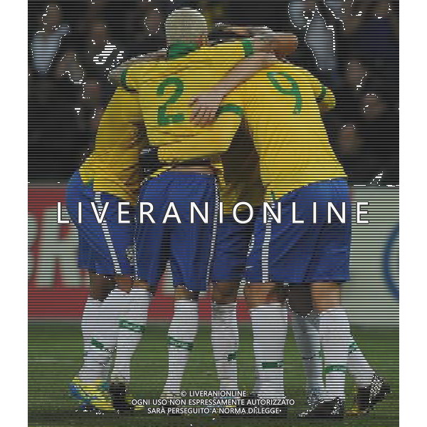 Gara Amichevole Ginevra (Svizzera) - 21.03.2013 Italia-Brasile Nella Foto:oscar esulta con i compagni /Ph.Vitez-Ag. Aldo Liverani