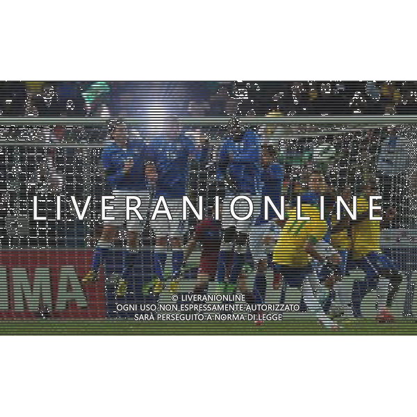 Gara Amichevole Ginevra (Svizzera) - 21.03.2013 Italia-Brasile Nella Foto:punizione neymar parata da buffon /Ph.Vitez-Ag. Aldo Liverani