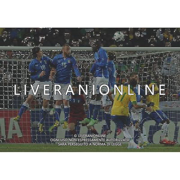 Gara Amichevole Ginevra (Svizzera) - 21.03.2013 Italia-Brasile Nella Foto:punizione neymar parata da buffon /Ph.Vitez-Ag. Aldo Liverani