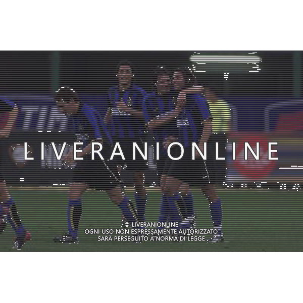 MILANO, 22-08-02 DFP/MARCO LUSSOSO INTER-ROMA (TROFEO PIRELLI) NELLA FOTO: ESULTANZA DELL\'INTER AG ALDO LIVERANI S A S