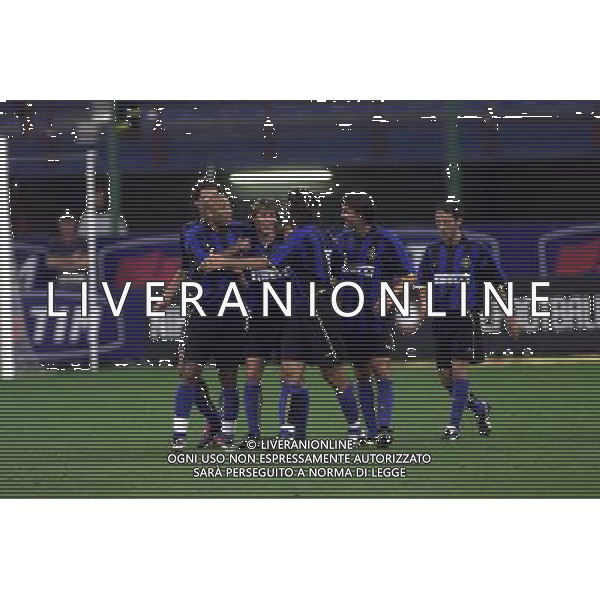 MILANO, 22-08-02 DFP/MARCO LUSSOSO INTER-ROMA (TROFEO PIRELLI) NELLA FOTO: ESULTANZA DELL\'INTER AG ALDO LIVERANI S A S