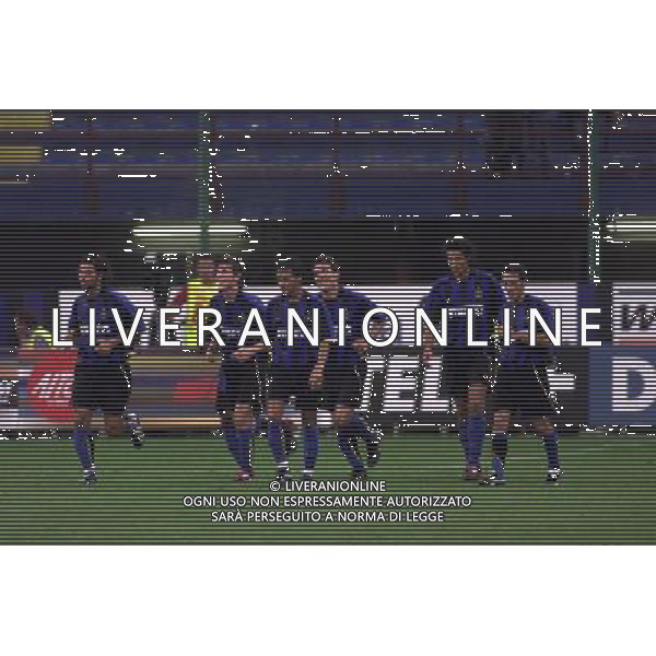MILANO, 22-08-02 DFP/MARCO LUSSOSO INTER-ROMA (TROFEO PIRELLI) NELLA FOTO: ESULTANZA DELL\'INTER AG ALDO LIVERANI S A S