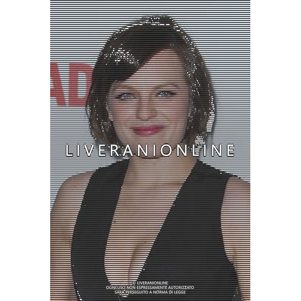 LOS ANGELES, CA - MARCH 20: Elisabeth Moss at the \'Mad Men\' Season 6 Los Angeles Premiere held at the Director\'s Guild of America on March 20, 2013 in Los Angeles, California. Credit: MediaPunch Inc. PREMIERA SERIAL MAD MEN SEZON 6 FOT. MEDIAPUNCH/NEWSPIX.PL US, FRANCE AND GERMANY OUT !!! --- Newspix.pl /AGENZIA ALDO LIVERANI SAS/ITALY ONLY - EDITORIAL USE ONLY *** Local Caption *** www.newspix.pl mail us: info@newspix.pl call us: 0048 022 23 22 222 --- Polish Picture Agency by Ringier Axel Springer Poland