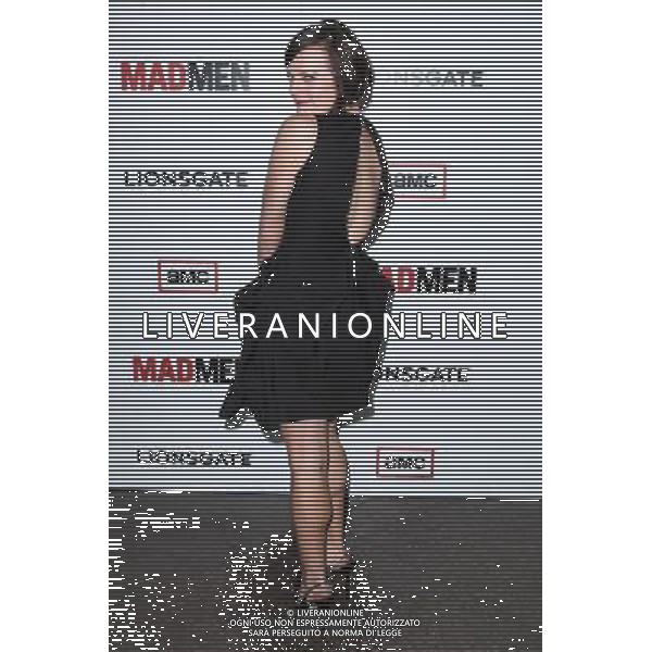 LOS ANGELES, CA - MARCH 20: Elisabeth Moss at the \'Mad Men\' Season 6 Los Angeles Premiere held at the Director\'s Guild of America on March 20, 2013 in Los Angeles, California. Credit: MediaPunch Inc. PREMIERA SERIAL MAD MEN SEZON 6 FOT. MEDIAPUNCH/NEWSPIX.PL US, FRANCE AND GERMANY OUT !!! --- Newspix.pl /AGENZIA ALDO LIVERANI SAS/ITALY ONLY - EDITORIAL USE ONLY *** Local Caption *** www.newspix.pl mail us: info@newspix.pl call us: 0048 022 23 22 222 --- Polish Picture Agency by Ringier Axel Springer Poland