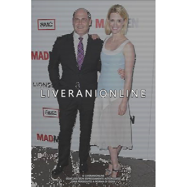 LOS ANGELES, CA - MARCH 20: Matthew Weiner and January Jones at the \'Mad Men\' Season 6 Los Angeles Premiere held at the Director\'s Guild of America on March 20, 2013 in Los Angeles, California. Credit: MediaPunch Inc. PREMIERA SERIAL MAD MEN SEZON 6 FOT. MEDIAPUNCH/NEWSPIX.PL US, FRANCE AND GERMANY OUT !!! --- Newspix.pl /AGENZIA ALDO LIVERANI SAS/ITALY ONLY - EDITORIAL USE ONLY *** Local Caption *** www.newspix.pl mail us: info@newspix.pl call us: 0048 022 23 22 222 --- Polish Picture Agency by Ringier Axel Springer Poland