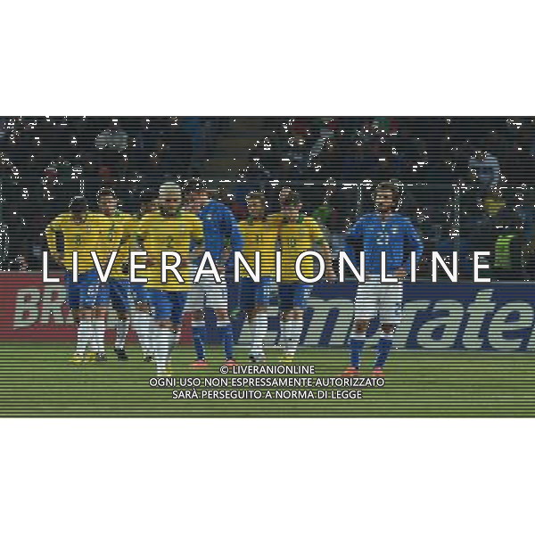 (130322) -- GENEVA, March 22, 2013 () -- Brazil\'s Oscar (2nd R) celebrates scoring with teammates during the international friendly soccer match against Italy in Geneva, Switzerland, March 21, 2013. The match ended with a 2-2 tie. (/Wang Siwei) AG ALDO LIVERANI S A S ONLY ITALY