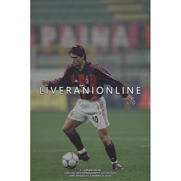 MILANO, 22-11-01 DFP/ MARCO LUSSOSO MILAN - SPORTING LISBONA (COPPA UEFA) NELLA FOTO: RUI COSTA AG ALDO LIVERANI S A S