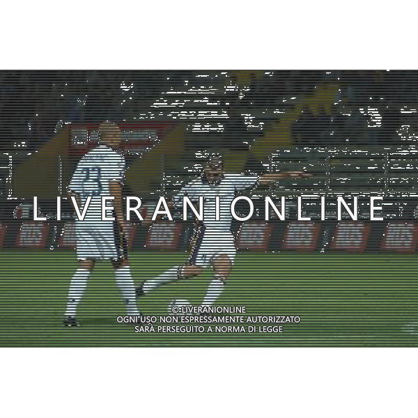 PARMA-MARIBOR COPPA UEFA 16/09/04 NELLA FOTO PUNIZIONE DI BOVO DEVIATA IN GOL FOTO MARCO LUZZANI/AGENZIA ALDO LIVERANI
