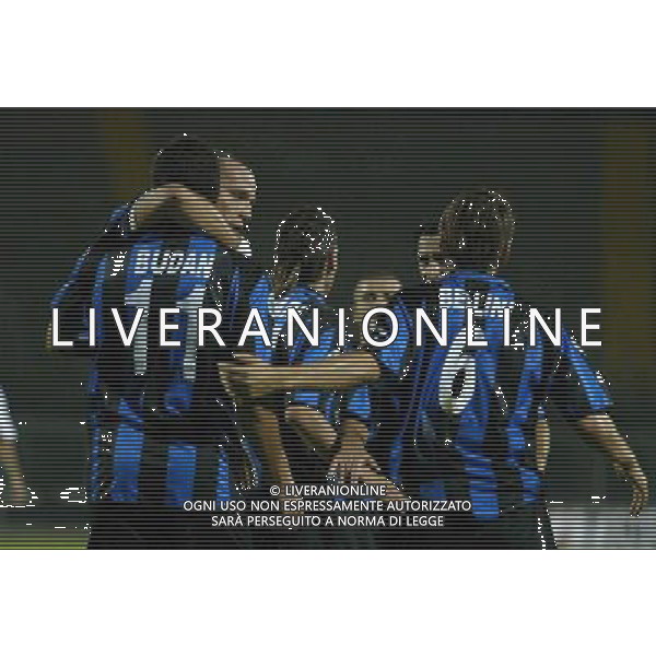 ATALANTA-REGGINA COPPA ITALIA TIM CUP 16/09/04 NELLA FOTO ABBRACCI ESULTANZA DOPO IL GOL DI BUDAN FOTO EMILIO ANDREOLI/AGENZIA ALDO LIVERANI