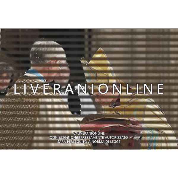 The Archbishop of Canterbury, the Most Reverend Justin Welby kisses the Canterbury Gospels during his enthronement service inside Canterbury Cathedral in Canterbury, Kent. ©photoshot/AGENZIA ALDO LIVERANI SAS - ITALY ONLY - Cerimonia di intronizzazione dell\'arcivescovo di Canterbury Mons. Justin Welby nella Cattedrale di Canterbury, a Canterbury, Kent