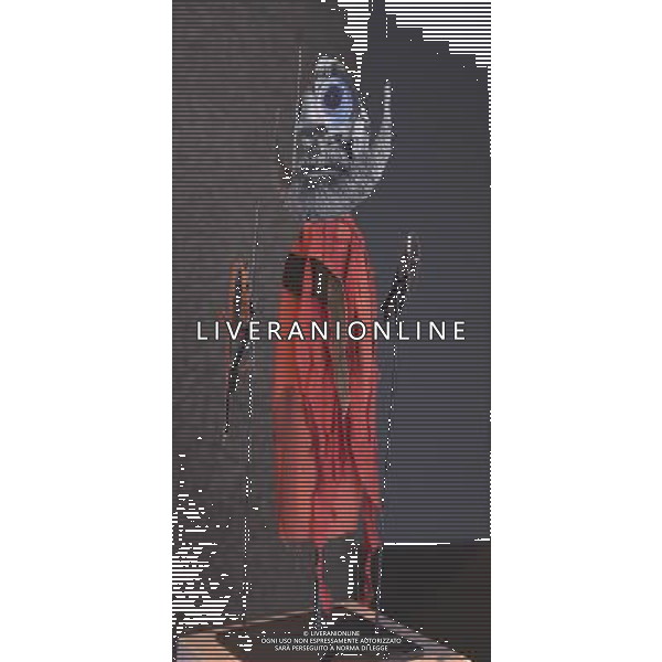 Geoffrey agricoltori  il chirurgo e il fotografo sarˆ mostrato per la prima volta nella sua forma completa. Sviluppato nell\'arco di 3 anni il lavoro consiste di centinaia di marionette, come figure, composte da immagini ricavate da vecchi libri e riviste montate su forme tessuto. La mostra dura dal 26 marzo 2013 - 28 luglio 2013 The Curve, Barbican. Londra ©Photoshot/AGENZIA ALDO LIVERANI SAS-ITALY ONLY - EDITORIAL USE ONLY
