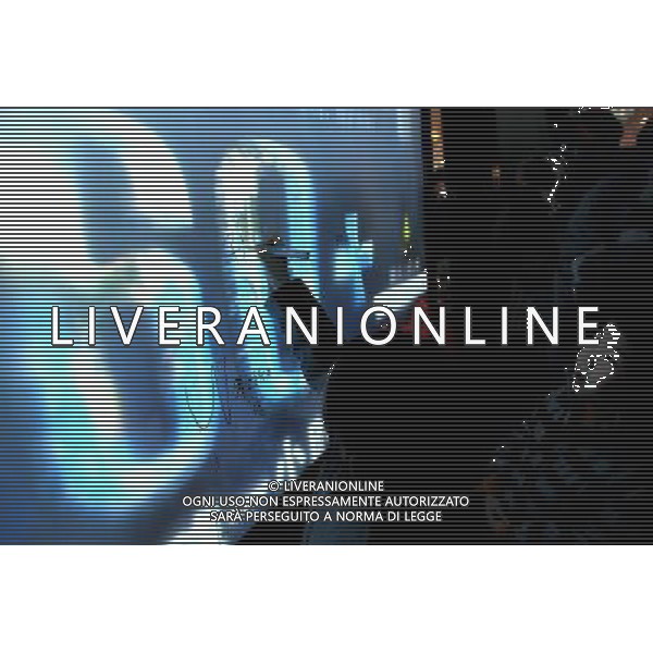 (130323) -- SHANGHAI, March 23, 2013 () -- Children sign their names while attending the \'Earth Hour\' event in Shanghai, east China, March 23, 2013. (/Chen Fei) (zn) ©Photoshot/AGENZIA ALDO LIVERANI SAS-ITALY ONLY - EDITORIAL USE ONLY