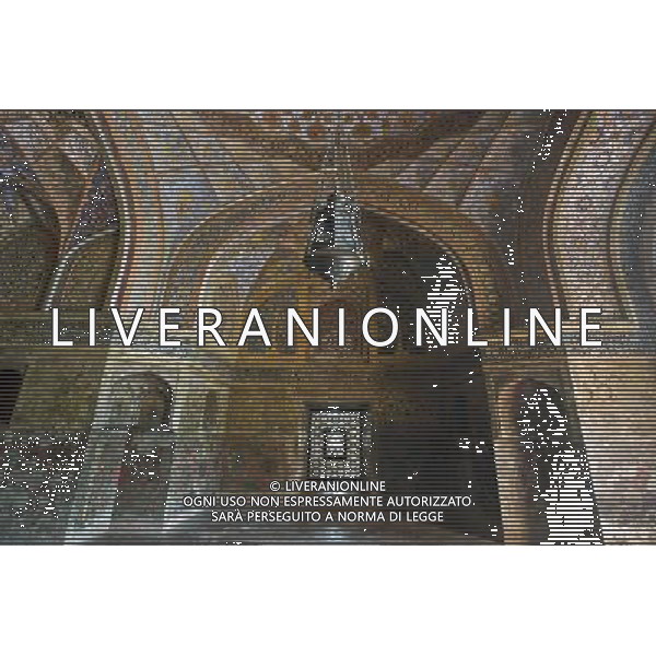 (130327) -- AGRA, March 27, 2013 () -- Photo taken on March 24, 2013 shows the interior view of Mughal Emperor Akbar\'s tomb in Agra, India. The tomb of Mughal Emperor Akbar, built from 1605 to 1613, is in the Mughal style combining designs of Islamic, Persian and Hindu. (/Tumpa Mondal) ©Photoshot/AGENZIA ALDO LIVERANI SAS-ITALY ONLY - EDITORIAL USE ONLY