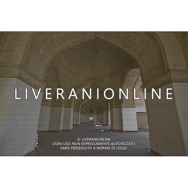 (130327) -- AGRA, March 27, 2013 () -- Photo taken on March 24, 2013 shows the interior view of Mughal Emperor Akbar\'s tomb in Agra, India. The tomb of Mughal Emperor Akbar, built from 1605 to 1613, is in the Mughal style combining designs of Islamic, Persian and Hindu. (/Tumpa Mondal) ©Photoshot/AGENZIA ALDO LIVERANI SAS-ITALY ONLY - EDITORIAL USE ONLY