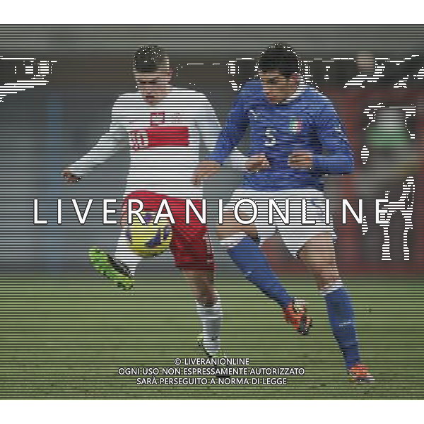 GLIWICE STADION MIEJSKI PRZY ULICY OKRZEI 27.03.2013 PILKA NOZNA 12 TURNIEJ CZTERECH NARODOW POLSKA U20 - WLOCHY U20 NZ MICHAL CHRAPEK POL GIOVANNI DI LORENZO ITA FOT MICHAL NOWAK / NEWSPIX.PL GLIWICE 27.03.2013 FOOTBALL 12TH FOUR NATIONS TOURNAMENT POLAND U20 - ITALY U20 MICHAL CHRAPEK POL GIOVANNI DI LORENZO ITA MICHAL NOWAK / NEWSPIX.PL --- Newspix.pl AG ALDO LIVERANI S A S ONLY ITALY *** Local Caption *** www.newspix.pl mail us: info@newspix.pl call us: 0048 022 23 22 222 --- Polish Picture Agency by Ringier Axel Springer Poland