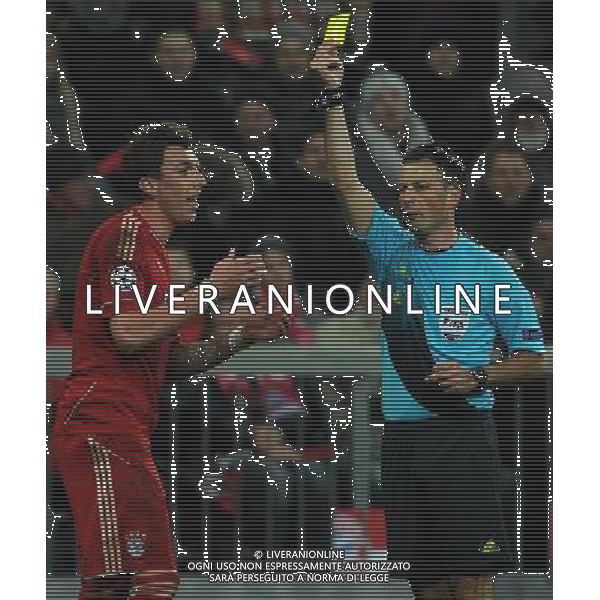 UEFA Champions League 2012/2013 Quarti di Finale Ritorno Monaco di Baviera (Germania) - 02.04.2013 Bayern Monaco-Juventus Nella Foto:clattenburg ammonisce mandzukic /Ph.Vitez-Ag. Aldo Liverani