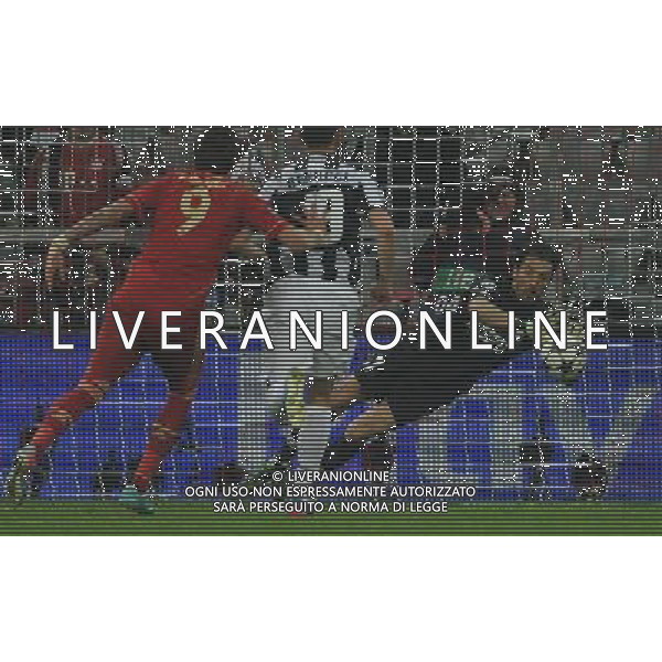 UEFA Champions League 2012/2013 Quarti di Finale Ritorno Monaco di Baviera (Germania) - 02.04.2013 Bayern Monaco-Juventus Nella Foto:una parata di buffon /Ph.Vitez-Ag. Aldo Liverani