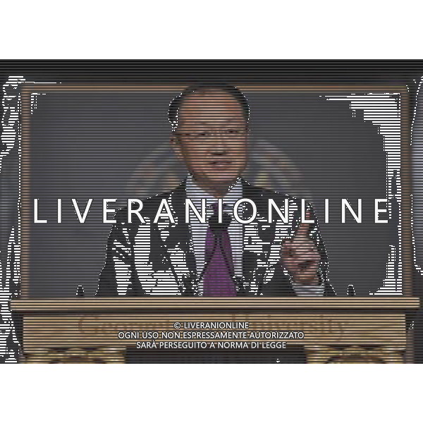 (130402) -- WASHINGTON D.C. April 2, 2013 () -- World Bank President Jim Yong Kim delivers a speech at Georgetown University in Washington D.C., capital of the United States, April 2, 2013. Kim called for global actions toward ending extreme poverty by 2030 and improving the lives of most vulnerable people in the developing countries. (/Wang Yiou) ©photoshot/AGENZIA ALDO LIVERANI SAS - ITALY ONLY - Il Presidente della Banca Mondiale Jim Yong Kim pronuncia un discorso alla Georgetown University di Washington DC, capitale degli Stati Uniti, 2 aprile 2013.