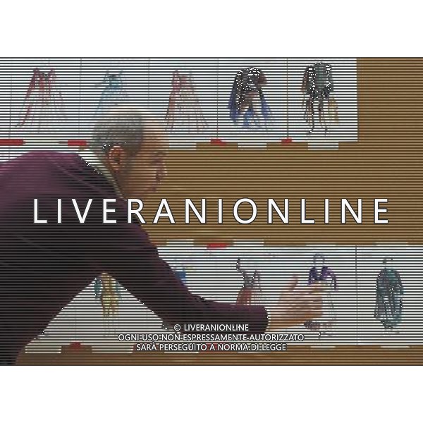 (130401) -- BEIJING, April 1, 2013 () -- A designer introduces costumes for a production of Italian opera maestro Giuseppe Verdi\'s masterpiece \'Otello\', which is in rehearsal, at the National Center for the Performing Arts (NCPA) in Beijing, capital of China, April 1, 2013. The production will open NCPA\'s Opera Festival 2013 on April 11. (/Luo Xiaoguang) (wqq) ©photoshot/AGENZIA ALDO LIVERANI SAS - ITALY ONLY - Attori teatrali durante le prove capolavoro operistico italiano maestro Giuseppe Verdi \'Otello\' presso il Centro Nazionale per le Arti dello Spettacolo (NCPA) di Pechino, capitale della Cina, 1 aprile 2013.