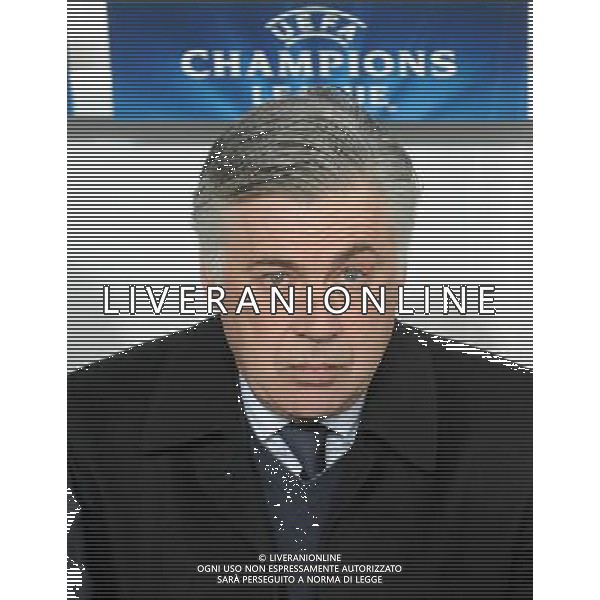 Parc des Princes, Paris St Germain v Barcelona (2-2) Champions League Quarter Final 1st Leg 02/04/2013 PSG coach Carlo Ancelotti Photo: Roger Parker Fotosports International ©photoshot/AGENZIA ALDO LIVERANI SAS - ITALY ONLY - EDITORIAL USE ONLY PSG Paris Saint Germain FC - FC Barcellona Gara di andata di UEFA Champions League quarti di finale allo stadio Parc des Princes a Parigi, Francia 2 aprile 2013