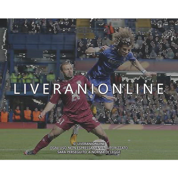Rubin Kazan\'s Gekdeniz Karadeniz battles with Chelsea\'s David Luiz. Chelsea beat Rubin Kazan 3:1 Chelsea 04/04/13 Chelsea V Rubin Kazan 04/04/13 Europa League Quarter Final 1st Leg Photo: Richard Washbrooke Fotosports International ©PHOTOSHOT/AGENZIA ALDO LIVERANI SAS - ITALY ONLY - EDITORIAL USE ONLY Chelsea Vs Rubin Kazan Quarti di finale andata Europa League 04 aprile 2013