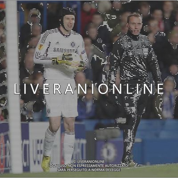 The Goal line official. Chelsea beat Rubin Kazan 3:1 Chelsea 04/04/13 Chelsea V Rubin Kazan 04/04/13 Europa League Quarter Final 1st Leg Photo: Richard Washbrooke Fotosports International ©PHOTOSHOT/AGENZIA ALDO LIVERANI SAS - ITALY ONLY - EDITORIAL USE ONLY Chelsea Vs Rubin Kazan Quarti di finale andata Europa League 04 aprile 2013