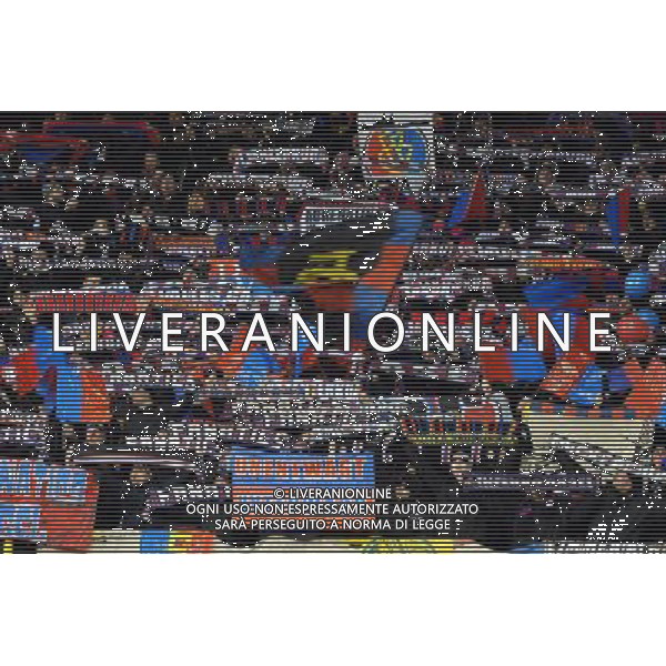 Fans FC Basel 1893 2012/13 Tottenham Hotspur V FC Basel (2-2) 04/04/13 UEFA Europa League Photo: Robin Parker Fotosports International ©PHOTOSHOT/AGENZIA ALDO LIVERANI SAS - ITALY ONLY - EDITORIAL USE ONLY Tottenham Hotspur Vs FC Basilea Quarti di finale andata UEFA Europa League 04 aprile 2013