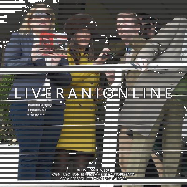  Pippa Middleton enjoys the races at Thursday\'s St Patrick\'s day, Cheltenham Gold Cup Festival, Cheltenham Racecourse, Glos Date 14/03/2013 /AGENZIA ALDO LIVERANI SAS/ITALY ONLY - EDITORIAL USE ONLY
