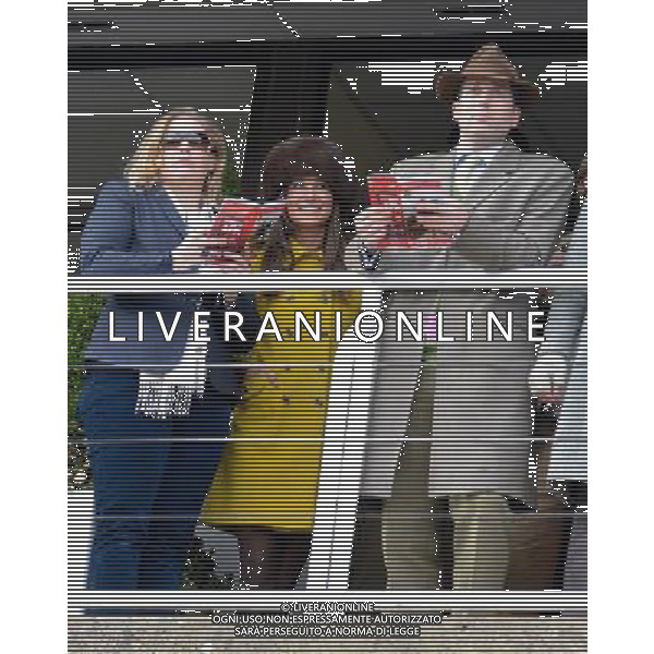  Pippa Middleton enjoys the races at Thursday\'s St Patrick\'s day, Cheltenham Gold Cup Festival, Cheltenham Racecourse, Glos Date 14/03/2013 /AGENZIA ALDO LIVERANI SAS/ITALY ONLY - EDITORIAL USE ONLY