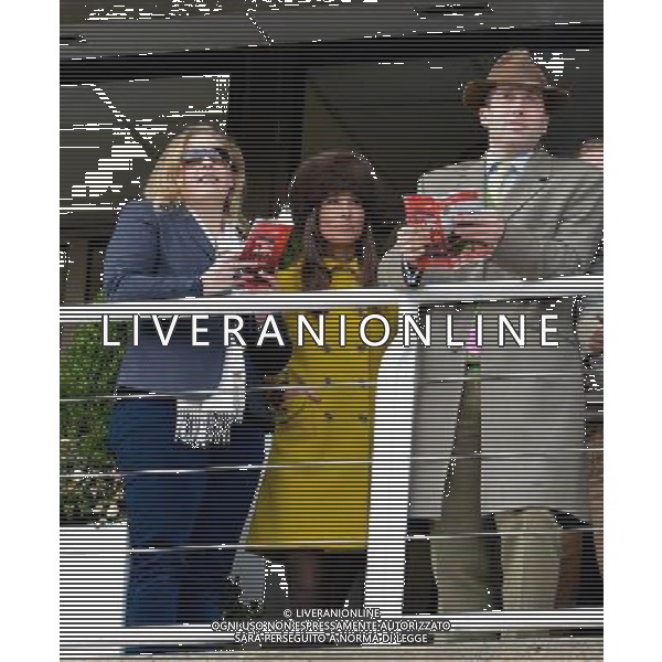  Pippa Middleton enjoys the races at Thursday\'s St Patrick\'s day, Cheltenham Gold Cup Festival, Cheltenham Racecourse, Glos Date 14/03/2013 /AGENZIA ALDO LIVERANI SAS/ITALY ONLY - EDITORIAL USE ONLY