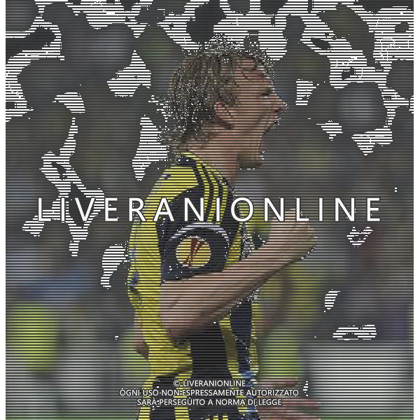 UEFA Europa League Quarterfinal match between Fenerbahce and Lazio at Sukru Saracoglu Stadium in Istanbul on April 4, 2013 Match scored: Fenerbahce 2 - Lazio 0 Pictured: Dirk Kuyt of Fenerbahce. PILKA NOZNA LIGA EUROPY SEZON 2012/2013 FOT.SESKIM PHOTO/NEWSPIX.PL TURKEY, GERMANY, AUSTRIA AND UK OUT !!! --- Newspix.pl AG ALDO LIVERANI S A S ONLY ITALY *** Local Caption *** www.newspix.pl mail us: info@newspix.pl call us: 0048 022 23 22 222 --- Polish Picture Agency by Ringier Axel Springer Poland