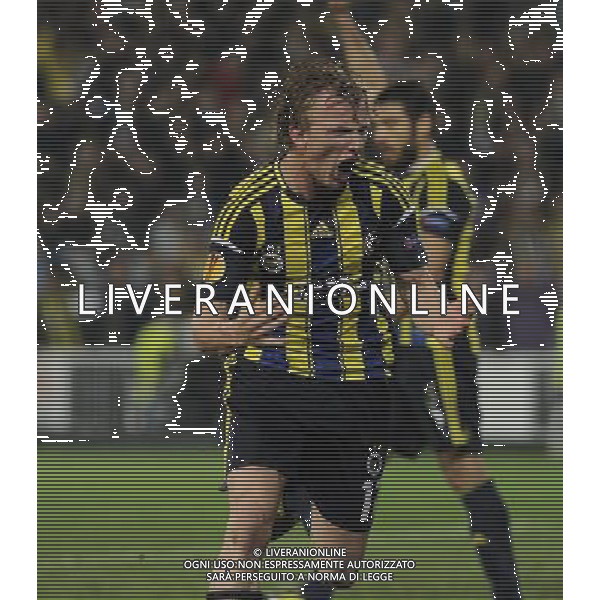 UEFA Europa League Quarterfinal match between Fenerbahce and Lazio at Sukru Saracoglu Stadium in Istanbul on April 4, 2013 Match scored: Fenerbahce 2 - Lazio 0 Pictured: Dirk Kuyt of Fenerbahce. PILKA NOZNA LIGA EUROPY SEZON 2012/2013 FOT.SESKIM PHOTO/NEWSPIX.PL TURKEY, GERMANY, AUSTRIA AND UK OUT !!! --- Newspix.pl AG ALDO LIVERANI S A S ONLY ITALY *** Local Caption *** www.newspix.pl mail us: info@newspix.pl call us: 0048 022 23 22 222 --- Polish Picture Agency by Ringier Axel Springer Poland