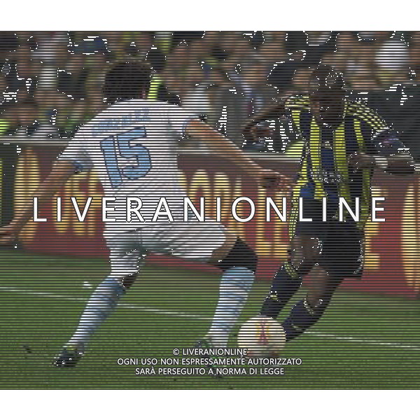 UEFA Europa League Quarterfinal match between Fenerbahce and Lazio at Sukru Saracoglu Stadium in Istanbul on April 4, 2013 Match scored: Fenerbahce 2 - Lazio 0 Pictured: Moussa Sow of Fenerbahce and Alvaro Gonzalez of Lazio. PILKA NOZNA LIGA EUROPY SEZON 2012/2013 FOT.SESKIM PHOTO/NEWSPIX.PL TURKEY, GERMANY, AUSTRIA AND UK OUT !!! --- Newspix.pl AG ALDO LIVERANI S A S ONLY ITALY *** Local Caption *** www.newspix.pl mail us: info@newspix.pl call us: 0048 022 23 22 222 --- Polish Picture Agency by Ringier Axel Springer Poland