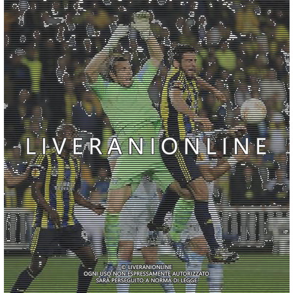 UEFA Europa League Quarterfinal match between Fenerbahce and Lazio at Sukru Saracoglu Stadium in Istanbul on April 4, 2013 Pictured: Goalkeeper Federico Marchetti of Lazio and Egemen Korkmaz of Fenerbahce. PILKA NOZNA LIGA EUROPY SEZON 2012/2013 FOT.SESKIM PHOTO/NEWSPIX.PL TURKEY, GERMANY, AUSTRIA AND UK OUT !!! --- Newspix.pl AG ALDO LIVERANI S A S ONLY ITALY *** Local Caption *** www.newspix.pl mail us: info@newspix.pl call us: 0048 022 23 22 222 --- Polish Picture Agency by Ringier Axel Springer Poland