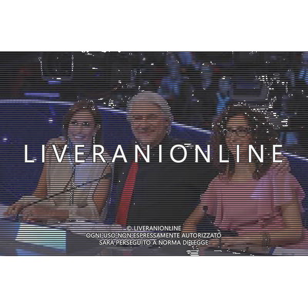 Roma - 06/04/2013 - Auditorium Rai - Trasmissione di Rai 1 \' Altrimetni ci Arrabbiamo \' condotta da Milly Carlucci - nella foto: La giuria Parodi Tognazzi e Teresa Mannino Â© Fabrizio Corradetti - Ag. Aldo Liverani sas