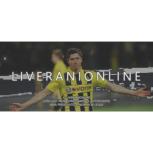 firo Fu§ball, Fussball, CL, UEFA Champions League, Saison 2012/2013, Viertelfinale, 09.04.2013, BVB, Borussia Dortmund - Malaga CF, Malˆga CF 3:2 Torjubel, Jubel, Robert Lewandowski, BVB, Tor zum 1:1, Gestik $worldrightsEs gelten unsere AGB, einsehbar auf www.firosportphoto.de copyright by firo sportphoto: Coesfelder Stra§e 207Ê 48249 D † L M E N (Duelmen) www.firosportphoto.de mail@firosportphoto.de (V o l k s b a n k B o c h u m - W i t t e n ) BLZ.: 430 601 29 Kt. Nr.: 341 117 100 Tel:Ê 02594-9916004 Fax:Ê 02594-9916005 AG ALDO LIVERANI S A S ONLY ITALY