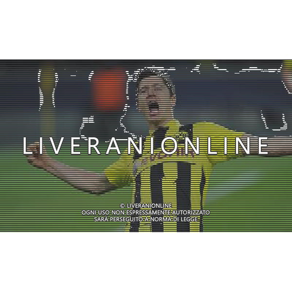 firo Fu§ball, Fussball, CL, UEFA Champions League, Saison 2012/2013, Viertelfinale, 09.04.2013, BVB, Borussia Dortmund - Malaga CF, Malˆga CF 3:2 Torjubel, Jubel, Robert Lewandowski, BVB, Tor zum 1:1, Gestik $worldrightsEs gelten unsere AGB, einsehbar auf www.firosportphoto.de copyright by firo sportphoto: Coesfelder Stra§e 207Ê 48249 D † L M E N (Duelmen) www.firosportphoto.de mail@firosportphoto.de (V o l k s b a n k B o c h u m - W i t t e n ) BLZ.: 430 601 29 Kt. Nr.: 341 117 100 Tel:Ê 02594-9916004 Fax:Ê 02594-9916005 AG ALDO LIVERANI S A S ONLY ITALY