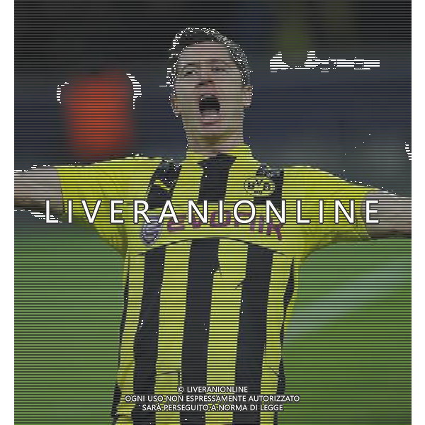 firo Fu§ball, Fussball, CL, UEFA Champions League, Saison 2012/2013, Viertelfinale, 09.04.2013, BVB, Borussia Dortmund - Malaga CF, Malˆga CF 3:2 Torjubel, Jubel, Robert Lewandowski, BVB, Tor zum 1:1, Gestik $worldrightsEs gelten unsere AGB, einsehbar auf www.firosportphoto.de copyright by firo sportphoto: Coesfelder Stra§e 207Ê 48249 D † L M E N (Duelmen) www.firosportphoto.de mail@firosportphoto.de (V o l k s b a n k B o c h u m - W i t t e n ) BLZ.: 430 601 29 Kt. Nr.: 341 117 100 Tel:Ê 02594-9916004 Fax:Ê 02594-9916005 AG ALDO LIVERANI S A S ONLY ITALY