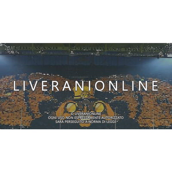 firo Fu§ball, Fussball, CL, UEFA Champions League, Saison 2012/2013, Viertelfinale, 09.04.2013, BVB, Borussia Dortmund - Malaga CF, Malˆga CF 3:2 BVB Dortmund Fans, Choreo, Choreografie, Choreographie, Transparent, Auf den Spuren des verlorenen Henkel Potts, SŸdtribŸne, Suedtribuene, Hinterleger, Hintergrund $worldrightsEs gelten unsere AGB, einsehbar auf www.firosportphoto.de copyright by firo sportphoto: Coesfelder Stra§e 207Ê 48249 D † L M E N (Duelmen) www.firosportphoto.de mail@firosportphoto.de (V o l k s b a n k B o c h u m - W i t t e n ) BLZ.: 430 601 29 Kt. Nr.: 341 117 100 Tel:Ê 02594-9916004 Fax:Ê 02594-9916005 AG ALDO LIVERANI S A S ONLY ITALY