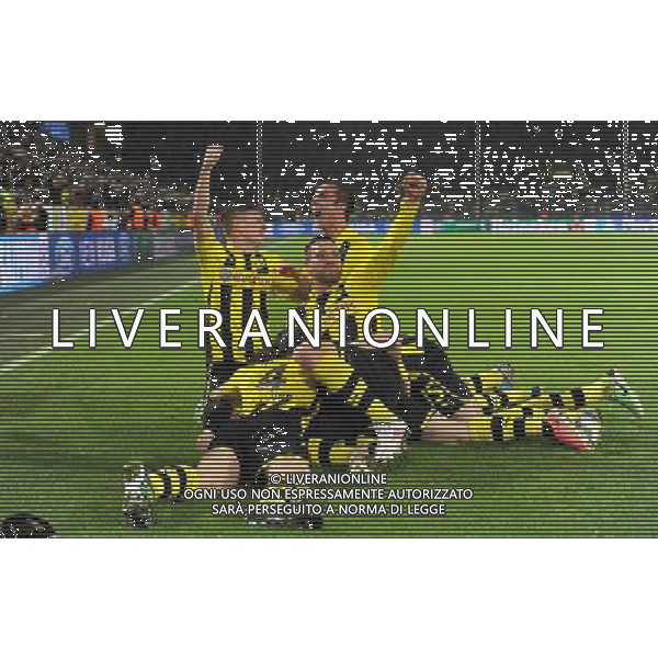 firo Fu§ball, Fussball, CL, UEFA Champions League, Saison 2012/2013, Viertelfinale, 09.04.2013, BVB, Borussia Dortmund - Malaga CF, Malˆga CF 3:2 Torjubel, Jubel, Felipe Santana, BVB, Tor zum 3:2, Jubel mit Neven Subotic, BVB, Julian Schieber, BVB, Mats Hummels, BVB, hinten jubeln Lukasz Piszczek, BVB und Mario Gštze Goetze, BVB, Gestik, Highlight $worldrightsEs gelten unsere AGB, einsehbar auf www.firosportphoto.de copyright by firo sportphoto: Coesfelder Stra§e 207Ê 48249 D † L M E N (Duelmen) www.firosportphoto.de mail@firosportphoto.de (V o l k s b a n k B o c h u m - W i t t e n ) BLZ.: 430 601 29 Kt. Nr.: 341 117 100 Tel:Ê 02594-9916004 Fax:Ê 02594-9916005 AG ALDO LIVERANI S A S ONLY ITALY
