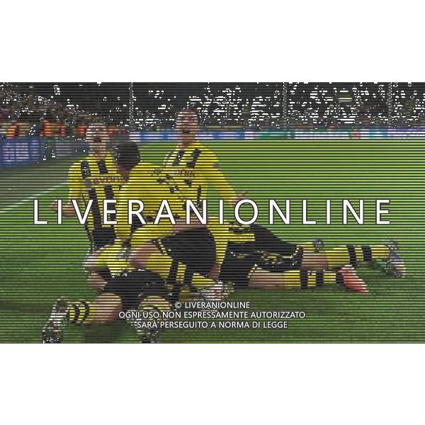 firo Fu§ball, Fussball, CL, UEFA Champions League, Saison 2012/2013, Viertelfinale, 09.04.2013, BVB, Borussia Dortmund - Malaga CF, Malˆga CF 3:2 Torjubel, Jubel, Felipe Santana, BVB, Tor zum 3:2, Jubel mit Neven Subotic, BVB, Julian Schieber, BVB, Mats Hummels, BVB, hinten jubeln Lukasz Piszczek, BVB und Mario Gštze Goetze, BVB, Gestik, Highlight $worldrightsEs gelten unsere AGB, einsehbar auf www.firosportphoto.de copyright by firo sportphoto: Coesfelder Stra§e 207Ê 48249 D † L M E N (Duelmen) www.firosportphoto.de mail@firosportphoto.de (V o l k s b a n k B o c h u m - W i t t e n ) BLZ.: 430 601 29 Kt. Nr.: 341 117 100 Tel:Ê 02594-9916004 Fax:Ê 02594-9916005 AG ALDO LIVERANI S A S ONLY ITALY