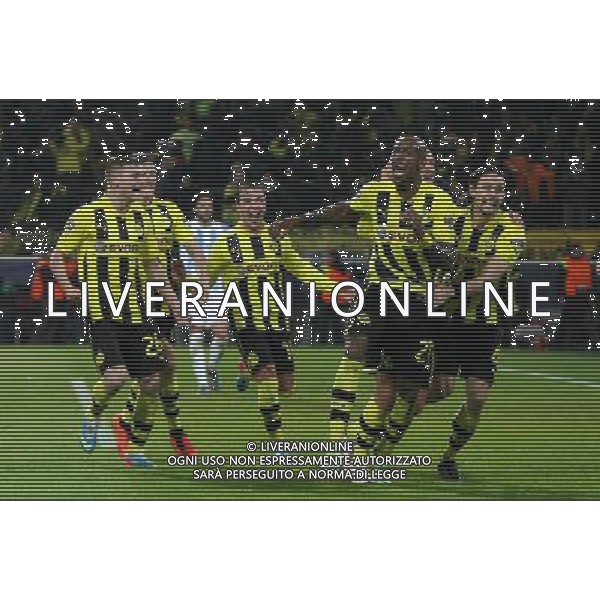 firo FuÃŸball,Fussball, 09.04.2013 Uefa Champions League, CL, Saison 2012/2013 Viertelfinale,RÃ¼ckspiel, BVB, Borussia Dortmund - FC Malaga Torjubel nach dem 3:2 durch Felipe Santana, Robert Leandowski, Neven Subotic, Julian Schieber, Lukasz Pisczek, Mrio Goetze, $worldrightsEs gelten unsere AGB, einsehbar auf www.firosportphoto.de copyright by firo sportphoto: Coesfelder Str.207 48249 DÃ¼lmen www.firosportphoto.de mail@firosportphoto.de (V o l k s b a n k B o c h u m - W i t t e n ) BLZ.: 430 601 29 Kt. Nr.: 341 117 100 Tel:Â  02594 - 9916004 Fax:Â 02594 - 9916005 AG ALDO LIVERANI S A S ONLY ITALY