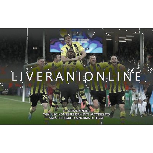 firo FuÃŸball,Fussball, 09.04.2013 Uefa Champions League, CL, Saison 2012/2013 Viertelfinale,RÃ¼ckspiel, BVB, Borussia Dortmund - FC Malaga Torjubel nach dem 3:2 durch Felipe Santana, Robert Leandowski, Neven Subotic, Julian Schieber, Lukasz Pisczek, $worldrightsEs gelten unsere AGB, einsehbar auf www.firosportphoto.de copyright by firo sportphoto: Coesfelder Str.207 48249 DÃ¼lmen www.firosportphoto.de mail@firosportphoto.de (V o l k s b a n k B o c h u m - W i t t e n ) BLZ.: 430 601 29 Kt. Nr.: 341 117 100 Tel:Â  02594 - 9916004 Fax:Â 02594 - 9916005 AG ALDO LIVERANI S A S ONLY ITALY