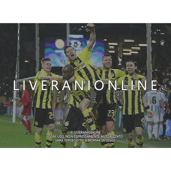firo FuÃŸball,Fussball, 09.04.2013 Uefa Champions League, CL, Saison 2012/2013 Viertelfinale,RÃ¼ckspiel, BVB, Borussia Dortmund - FC Malaga Torjubel nach dem 3:2 durch Felipe Santana, Robert Leandowski, Neven Subotic, Julian Schieber, Lukasz Pisczek, $worldrightsEs gelten unsere AGB, einsehbar auf www.firosportphoto.de copyright by firo sportphoto: Coesfelder Str.207 48249 DÃ¼lmen www.firosportphoto.de mail@firosportphoto.de (V o l k s b a n k B o c h u m - W i t t e n ) BLZ.: 430 601 29 Kt. Nr.: 341 117 100 Tel:Â  02594 - 9916004 Fax:Â 02594 - 9916005 AG ALDO LIVERANI S A S ONLY ITALY