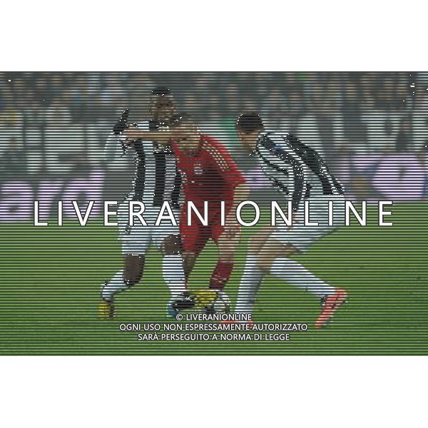 UEFA Champions League - Quarti di finale gara di ritorno Torino 10-04-2013 Juventus - Bayern Monaco nella foto Pogba ferma Ribery foto Roberto Garavaglia - ag. Aldo Liverani