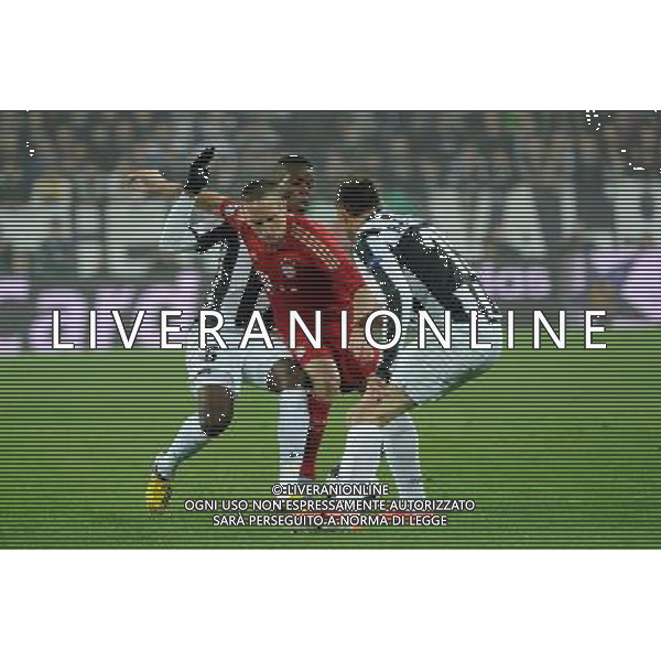 UEFA Champions League - Quarti di finale gara di ritorno Torino 10-04-2013 Juventus - Bayern Monaco nella foto Franck Ribery (Bayern Monaco) in mezzo tra Paul Pogba (Juventus) a SX e Andrea Barzagli (Juventus) a DX foto Roberto Garavaglia - ag. Aldo Liverani